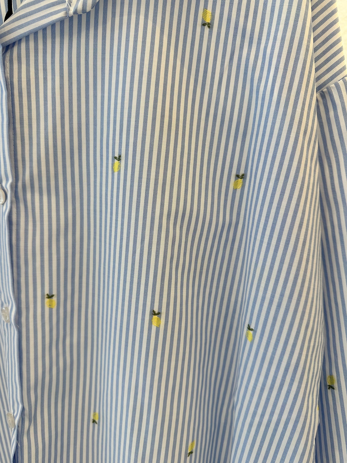 Bluse mit Zitronen