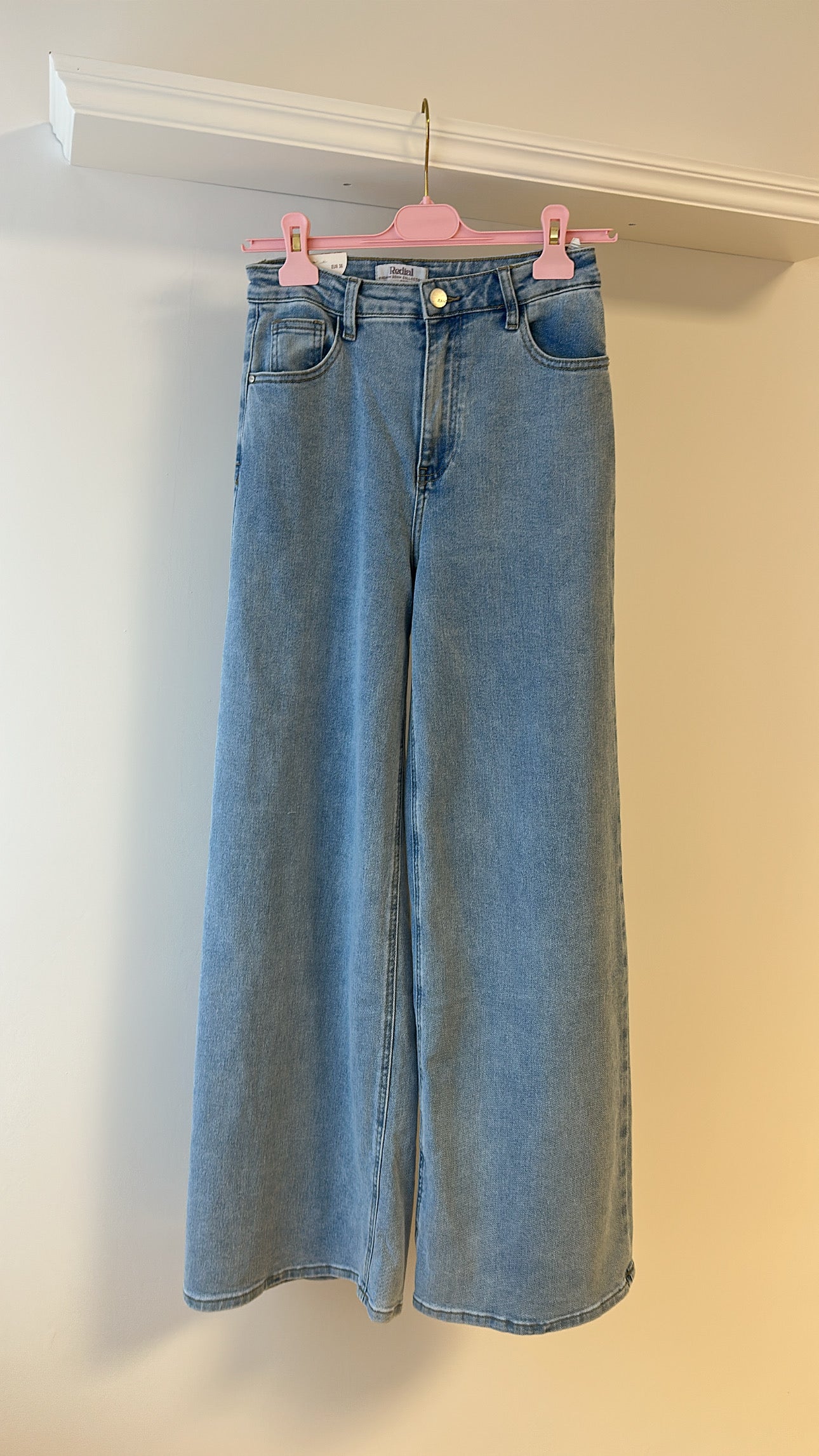 Redial wide leg