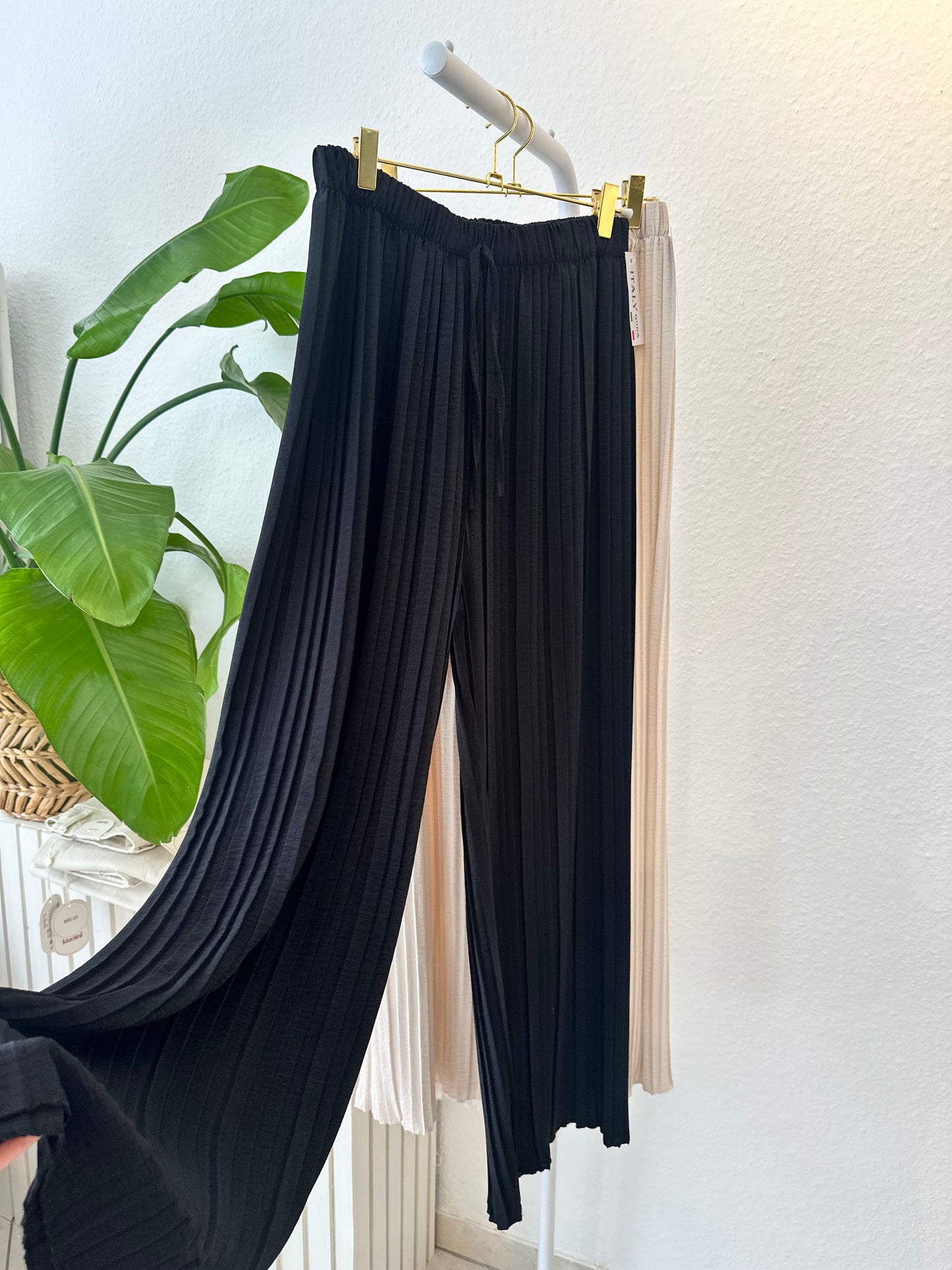Falten Hose Vers. Farben