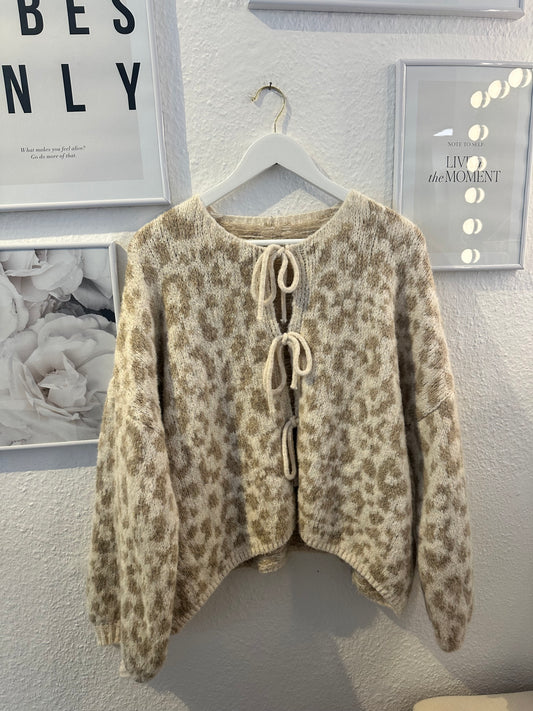 Leo Cardigan