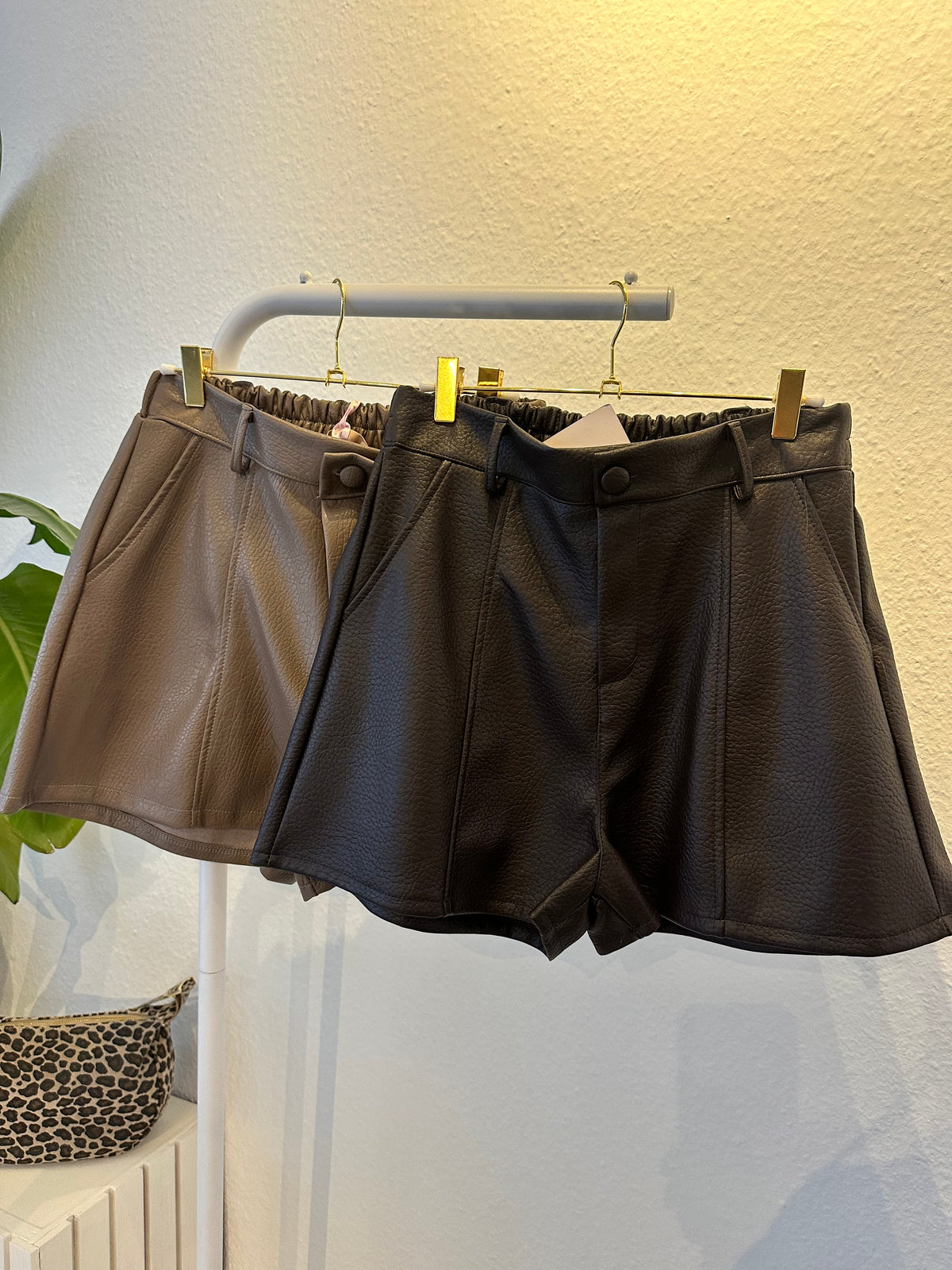 Kunst Leder Short