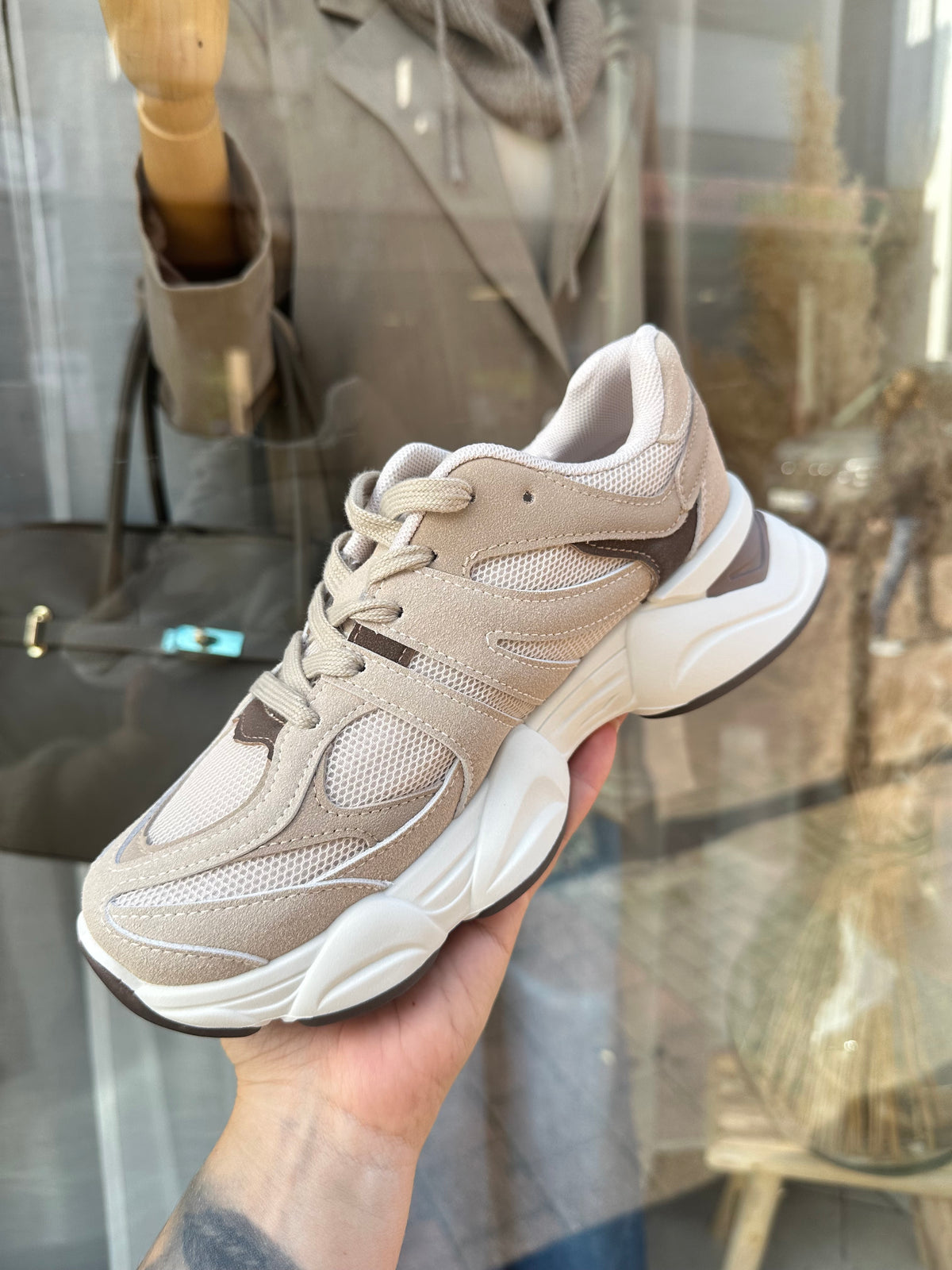 Sneaker
