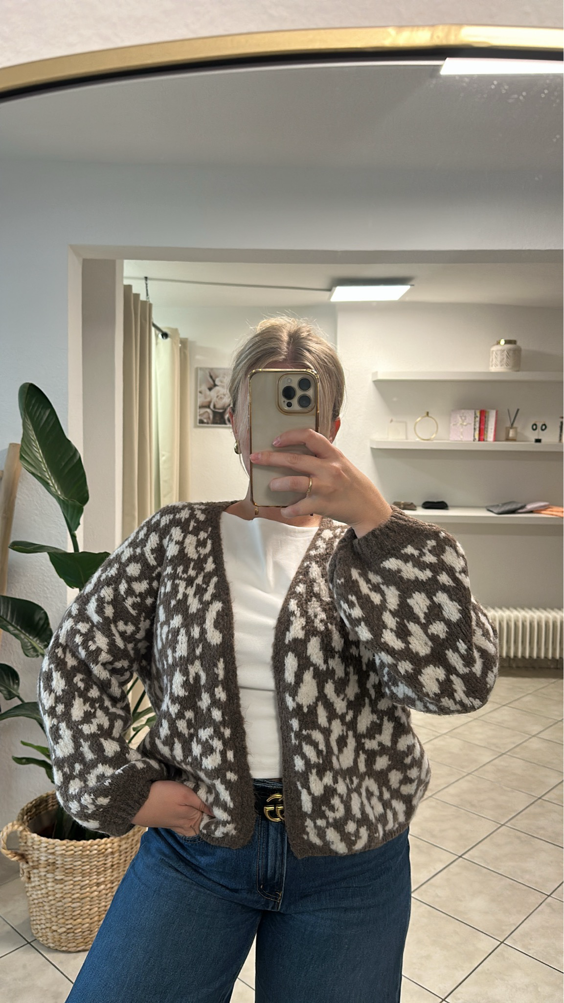 Leo Cardigan