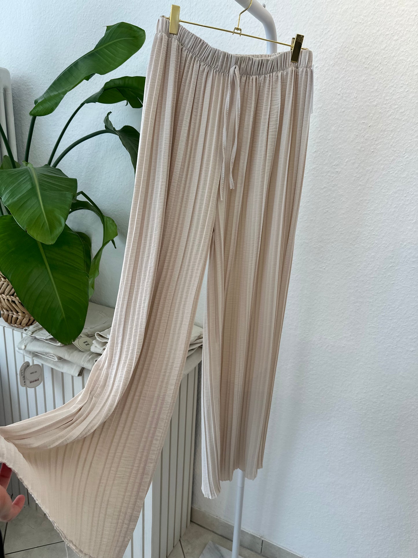 Falten Hose Vers. Farben