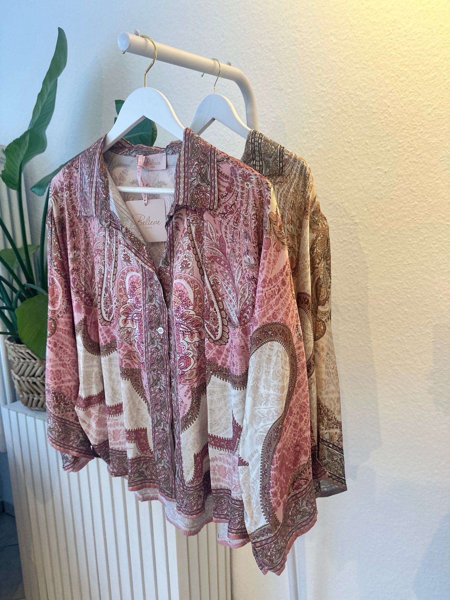 Bluse mit Seide