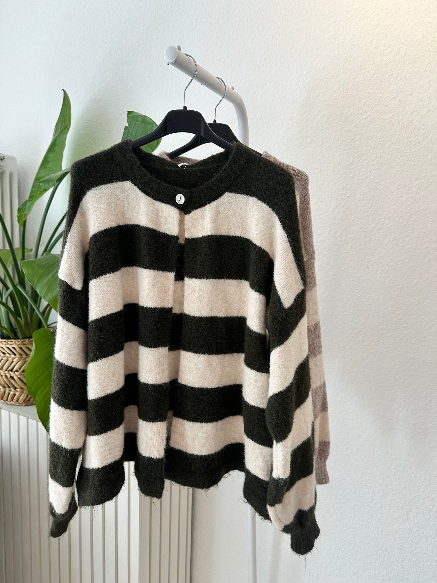 Cardigan Vers. Farben