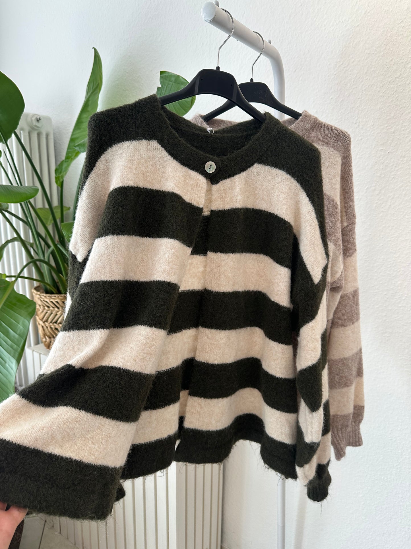 Cardigan Vers. Farben